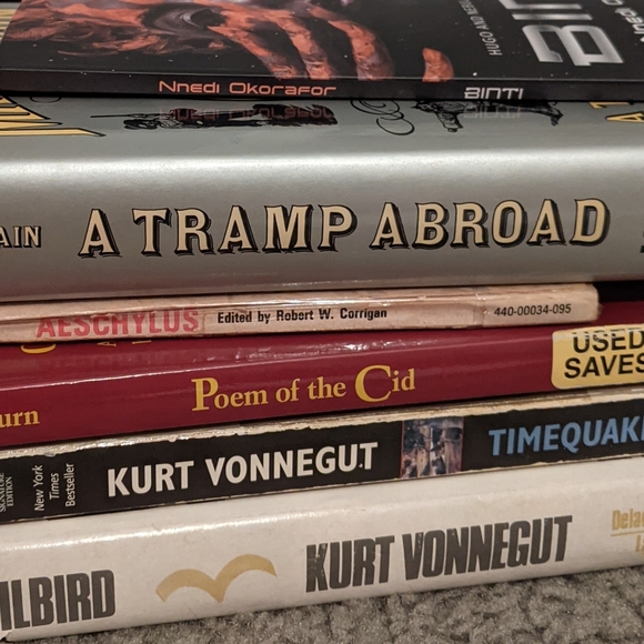 Books - Picture 3 of 3